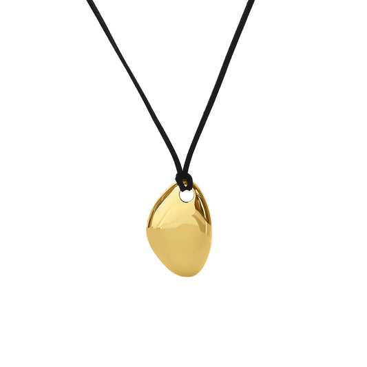 Clara Pendant Necklace